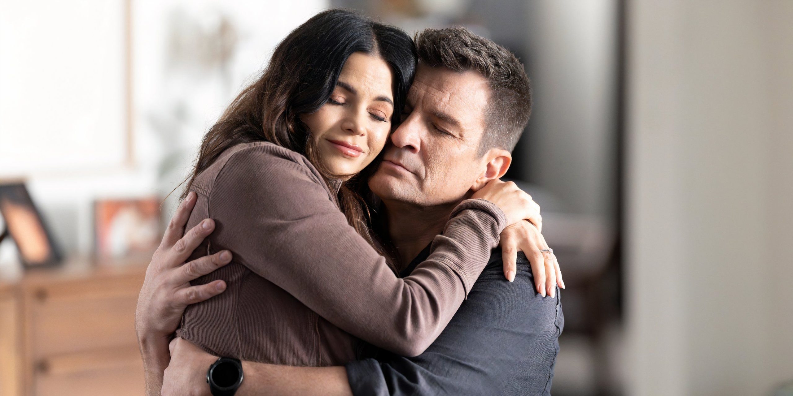 Nathan Fillion revela detalles emocionantes sobre la filmación de los novatos en Praga para la temporada 8: “Sentí que estaba filmando Casino Royale”