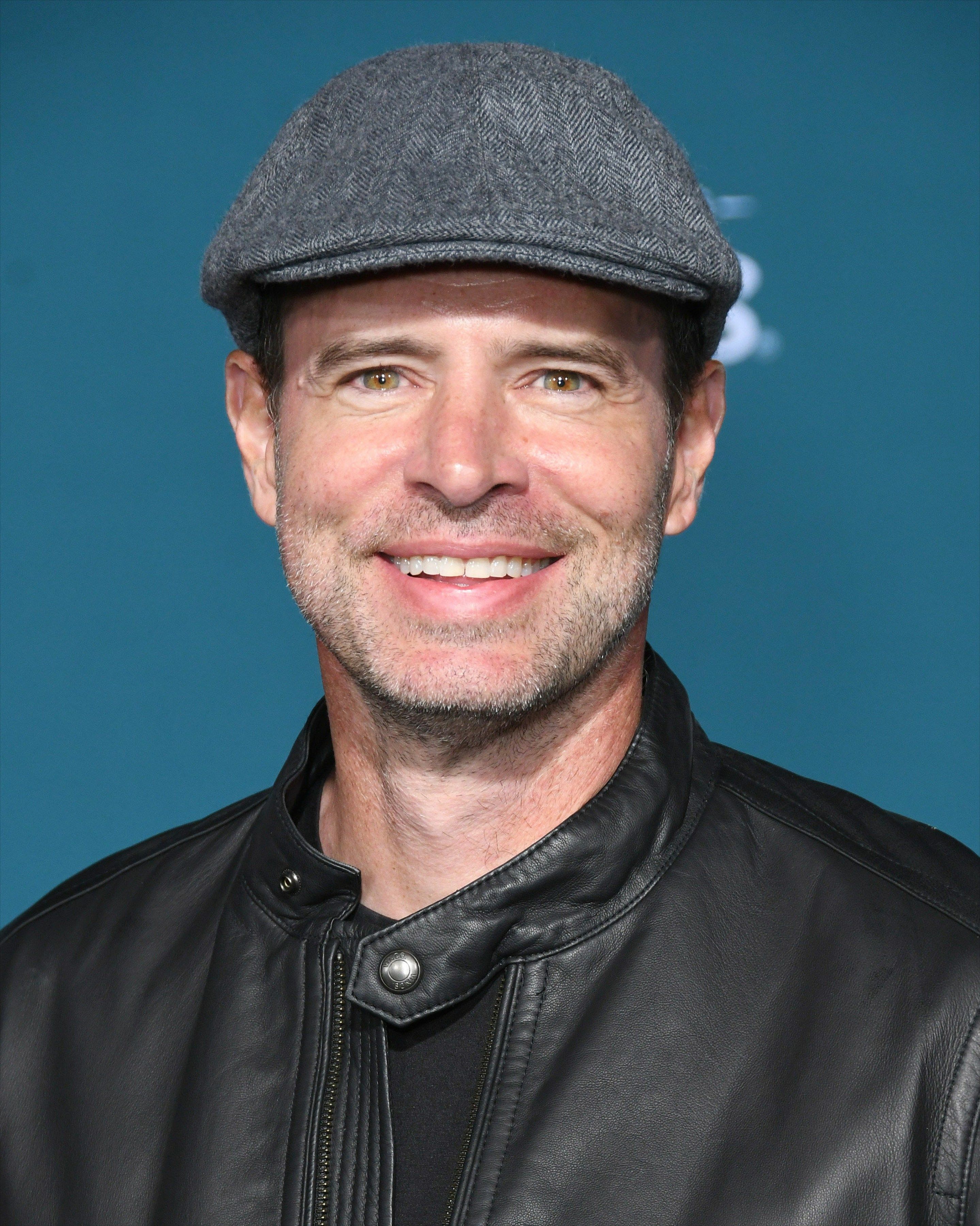 Tiro en la cabeza de Scott Foley