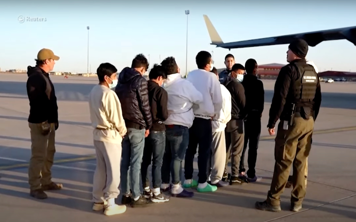 A 100 días del gobierno de Trump, activistas señalan políticas 'autoritarias y xenófobas'