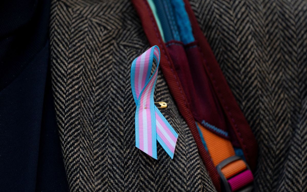 'Antes de viajar a EU, asesórense', pide Dinamarca a personas trans