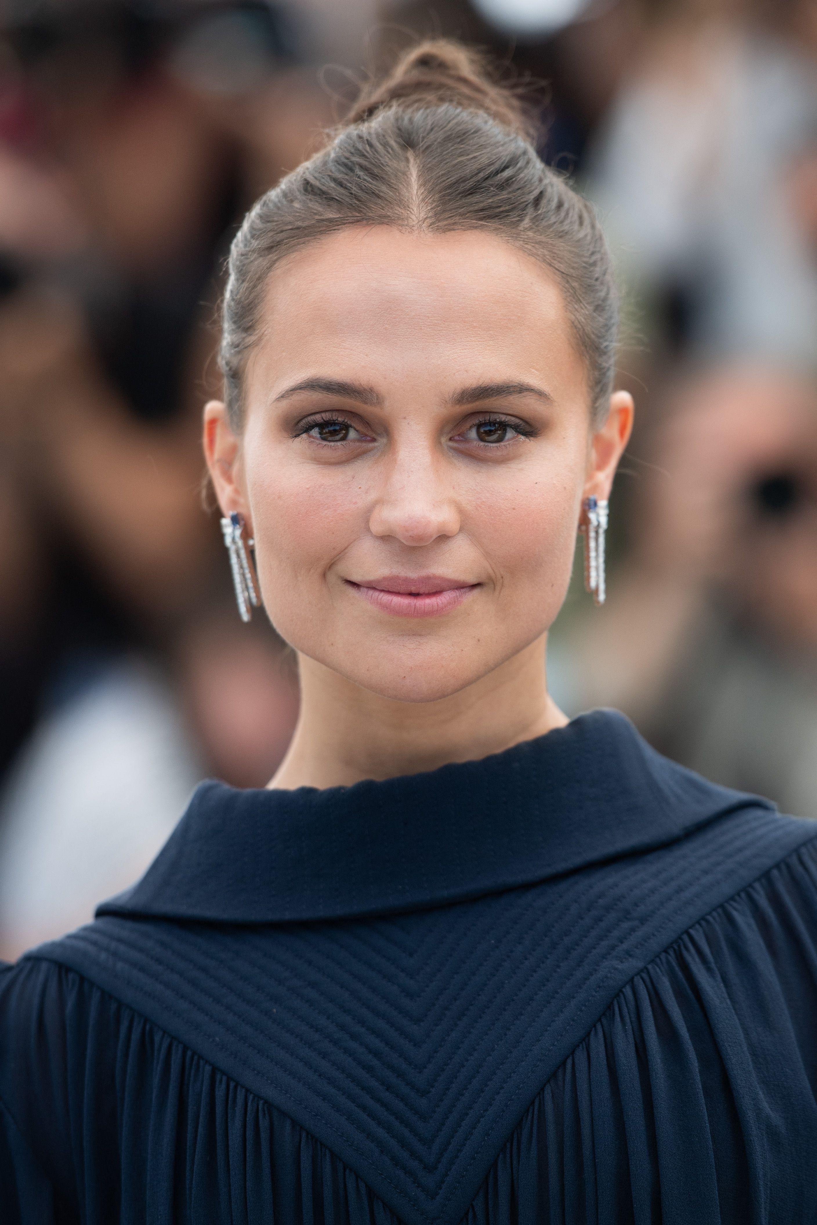 Tiro en la cabeza de Alicia Vikander