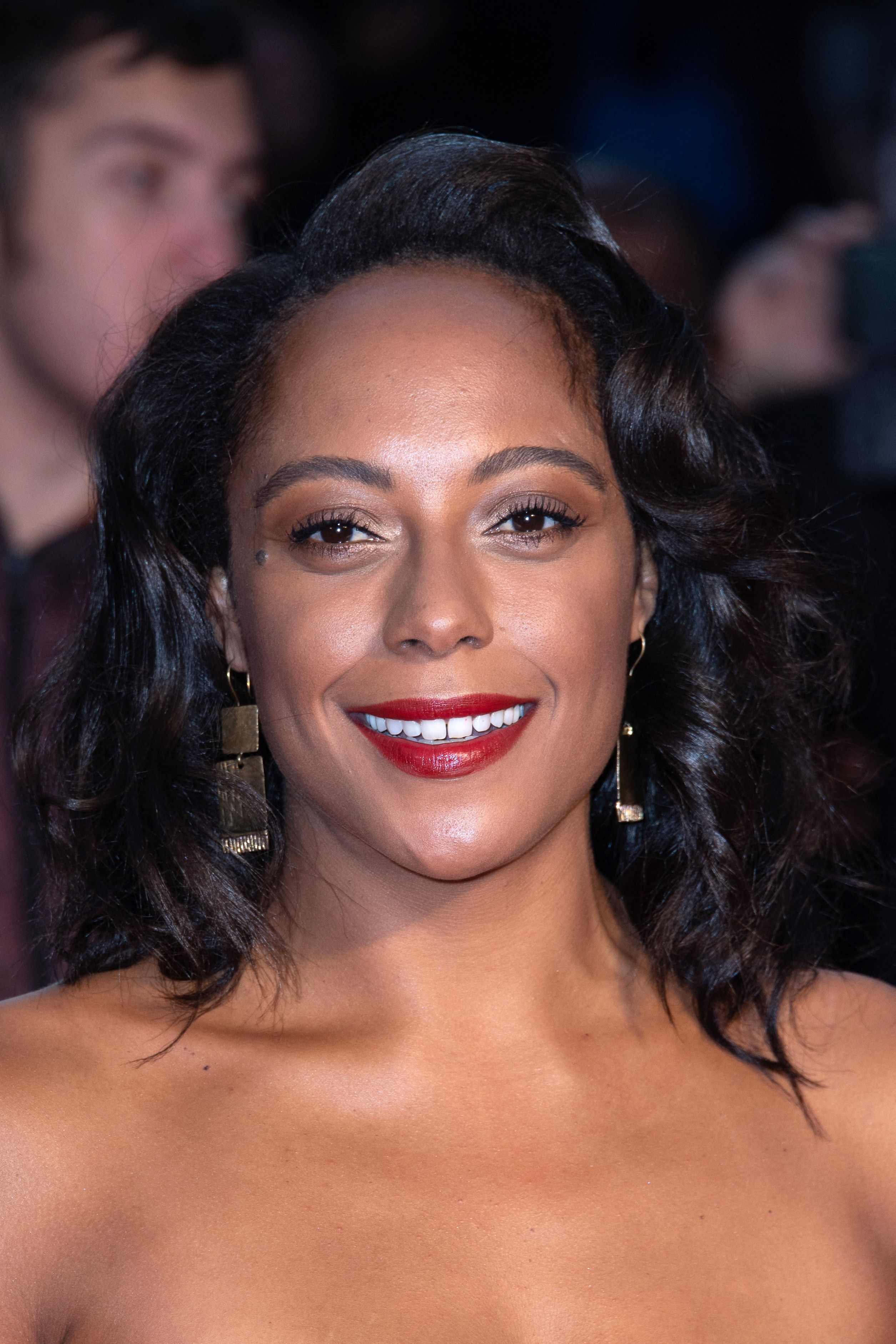 Tiro en la cabeza de Rosalind Eleazar