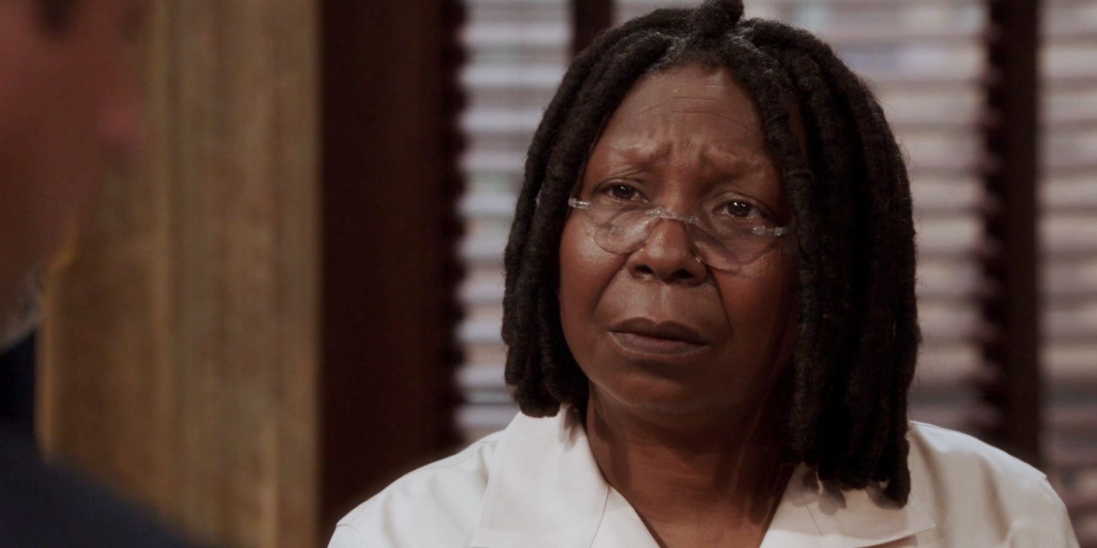 Whoopi Goldberg: patrimonio neto, edad, altura y todo lo que necesita saber sobre el coanfitrión de la vista