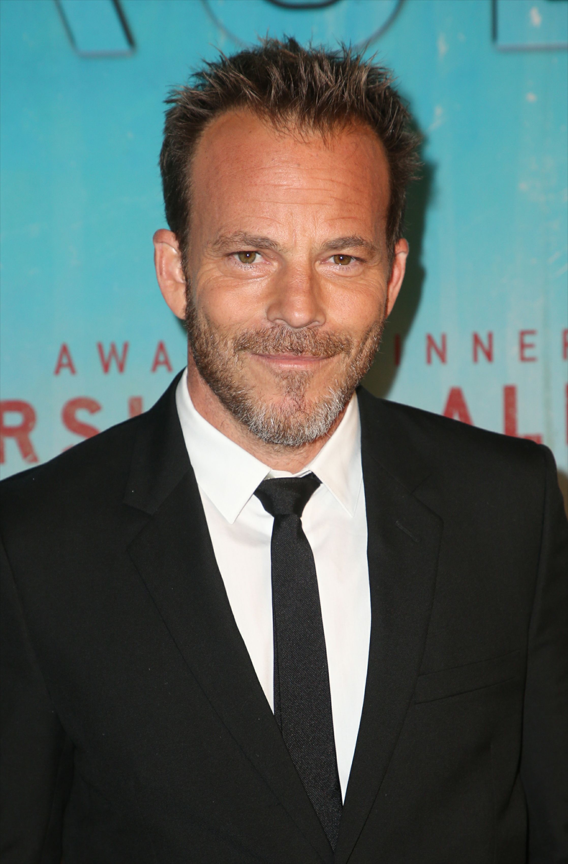 Disparo en la cabeza de Stephen Dorff en el verdadero estreno de la temporada 3 de la HBO Detective