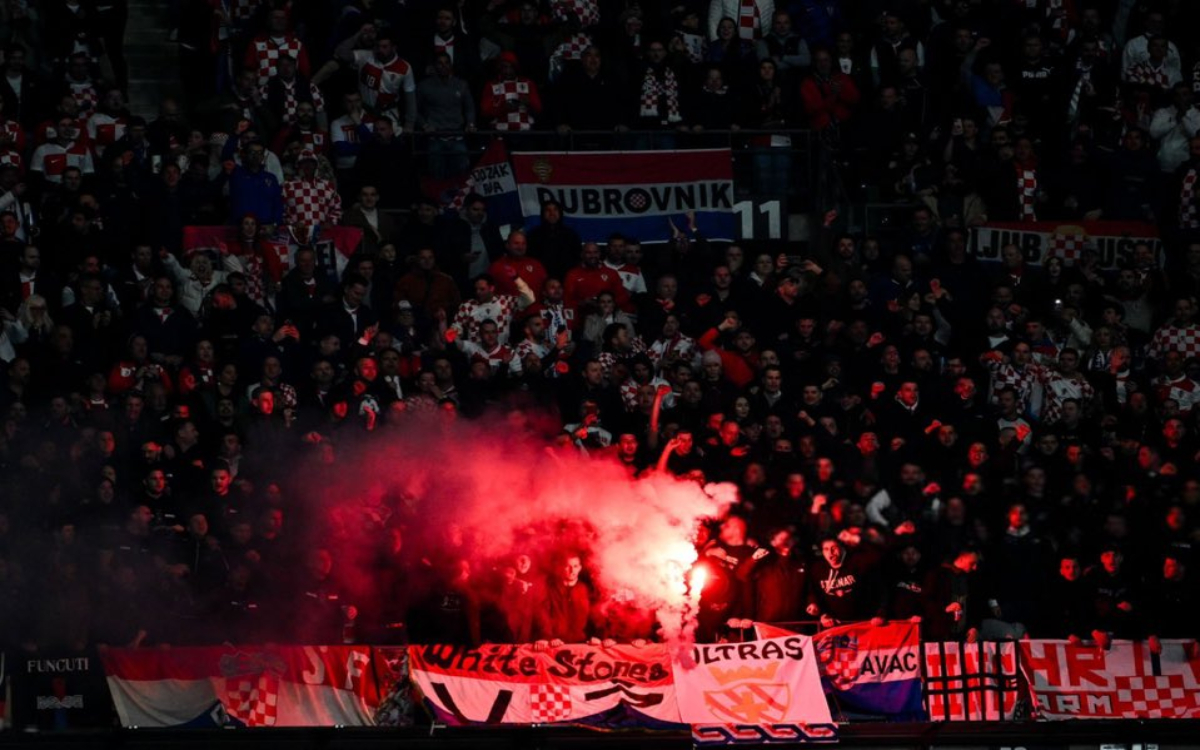 Detienen a aficionados croatas por hacer el saludo nazi