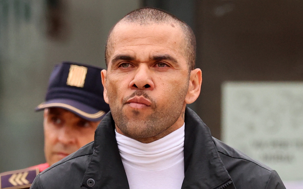 Revocan condena por violación a Dani Alves; Tribunal Superior de Cataluña lo absuelve