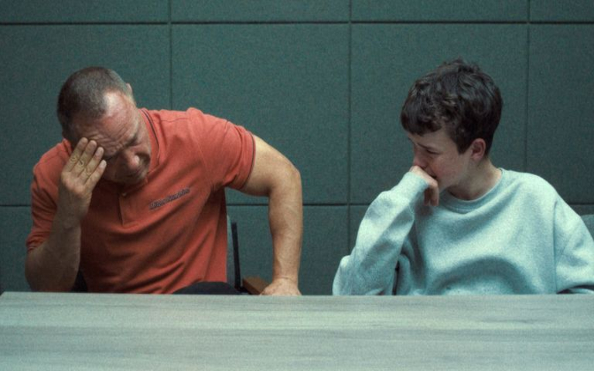 Se reúne Keir Starmer con creadores de la serie 'Adolescencia' | Video