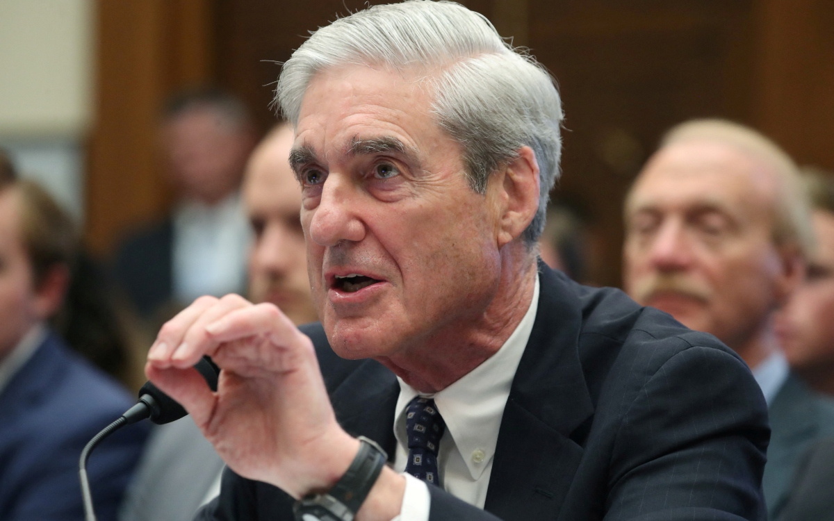 Trump penaliza a bufete donde trabajó abogado que lo investigó en 2016