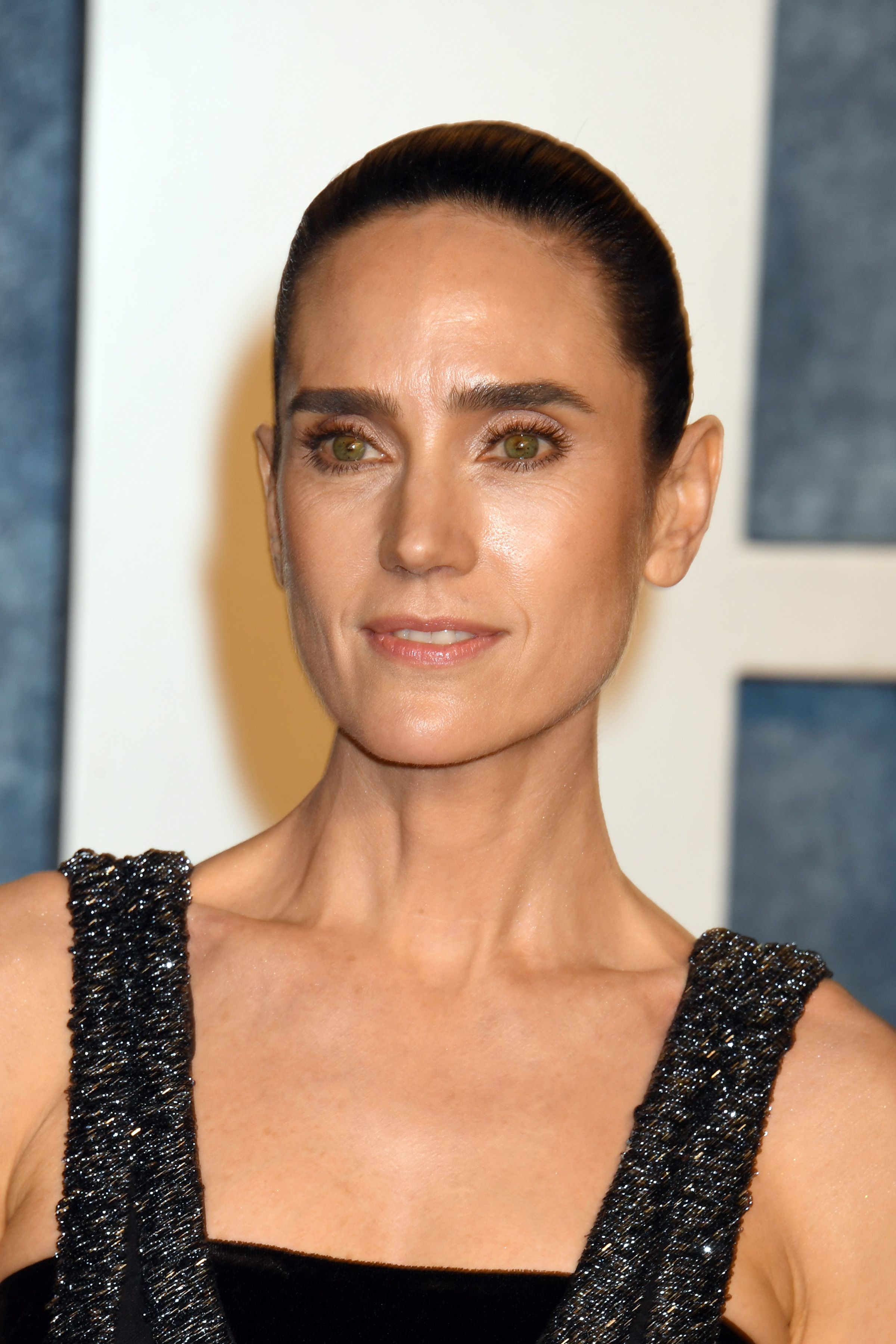 Moldado de la cabeza de Jennifer Connelly en la fiesta Oscar de Vanity Fair 2023