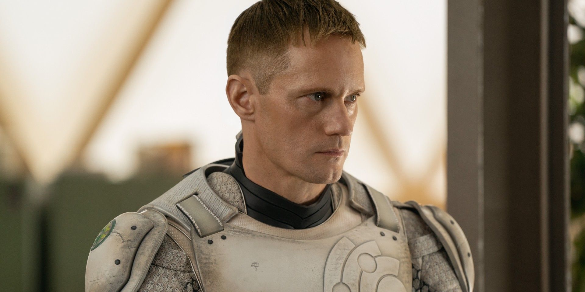 La serie Apple TV+ de ciencia ficción de Alexander Skarsgård reveló en primera mirada imágenes de su personaje robot asesino