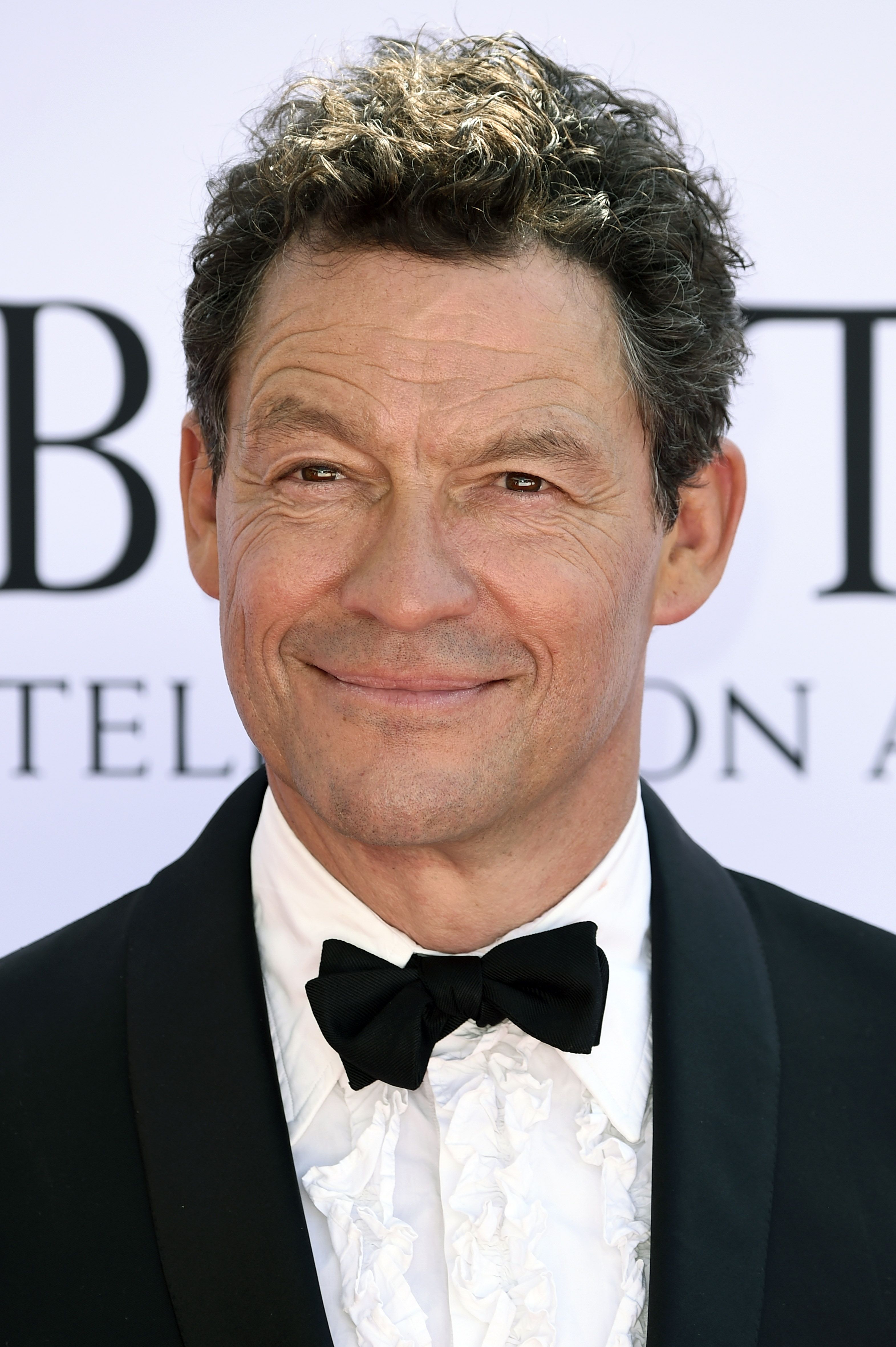 Tiro en la cabeza de Dominic West
