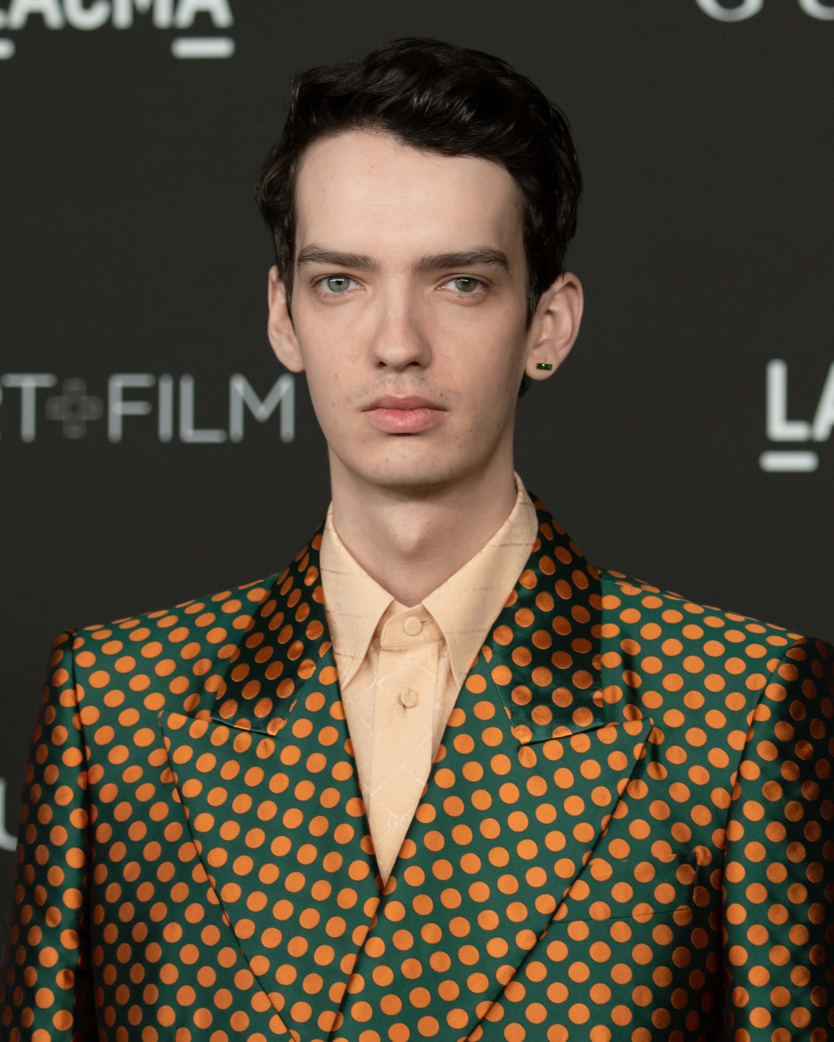 Tiro en la cabeza de kodi smit-mcphee