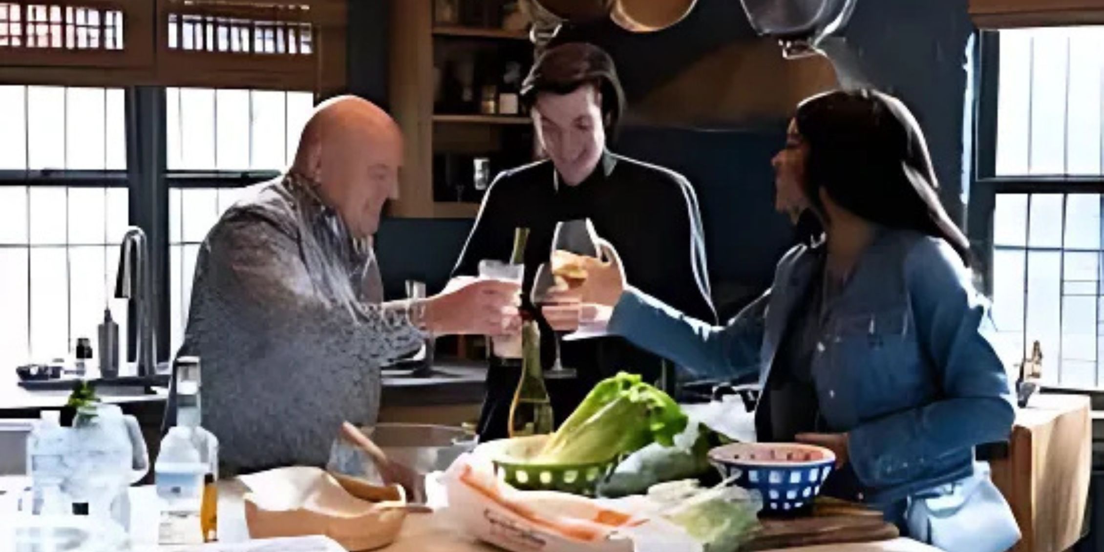 Randall, Eli y Becky tostan en Law & Order: Crime organizado