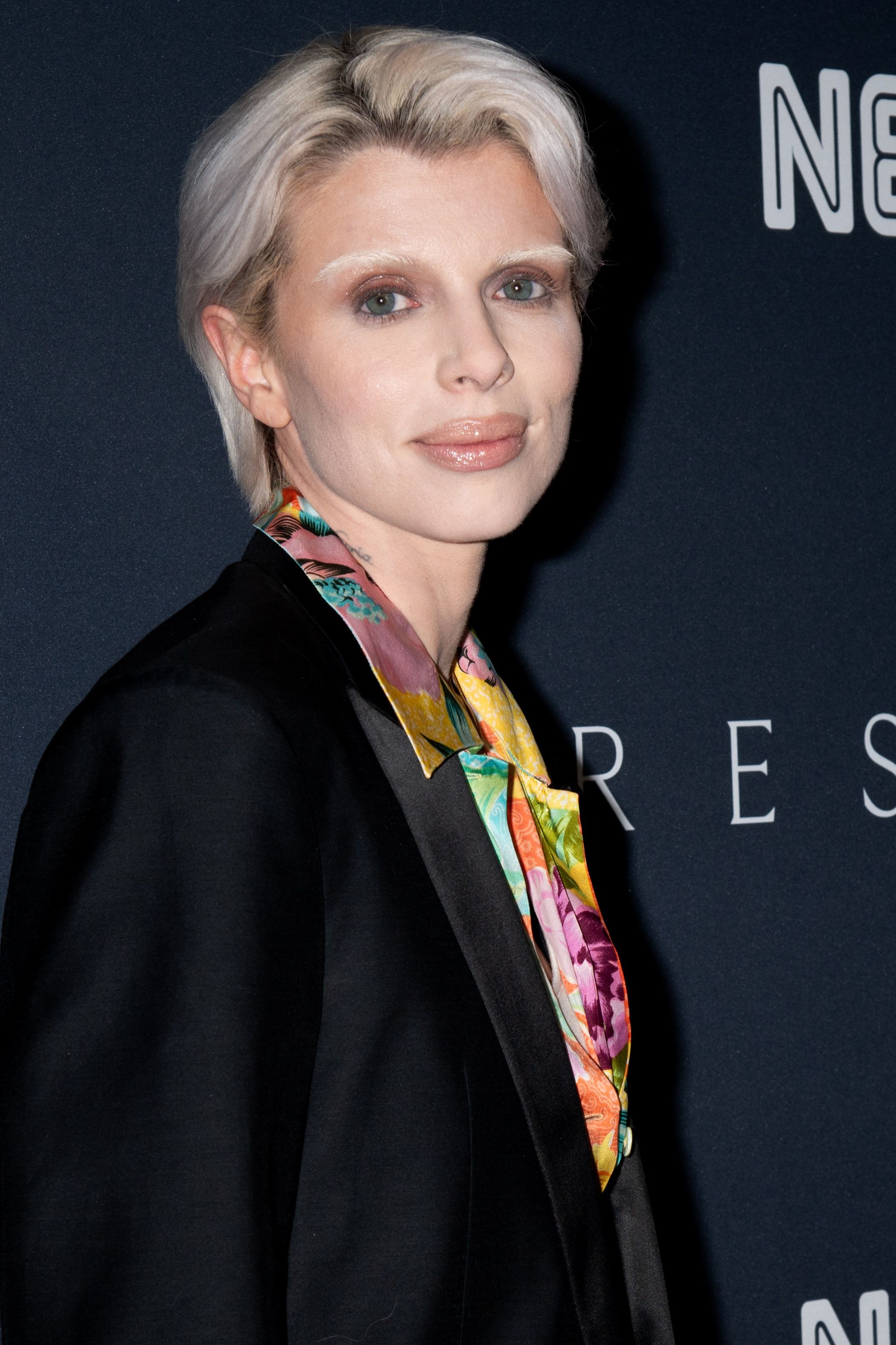 Tiro en la cabeza de Julia Fox