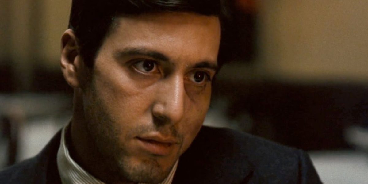 Por qué Michael Corleone ignora las instrucciones de Clemenza en la escena del restaurante del padrino