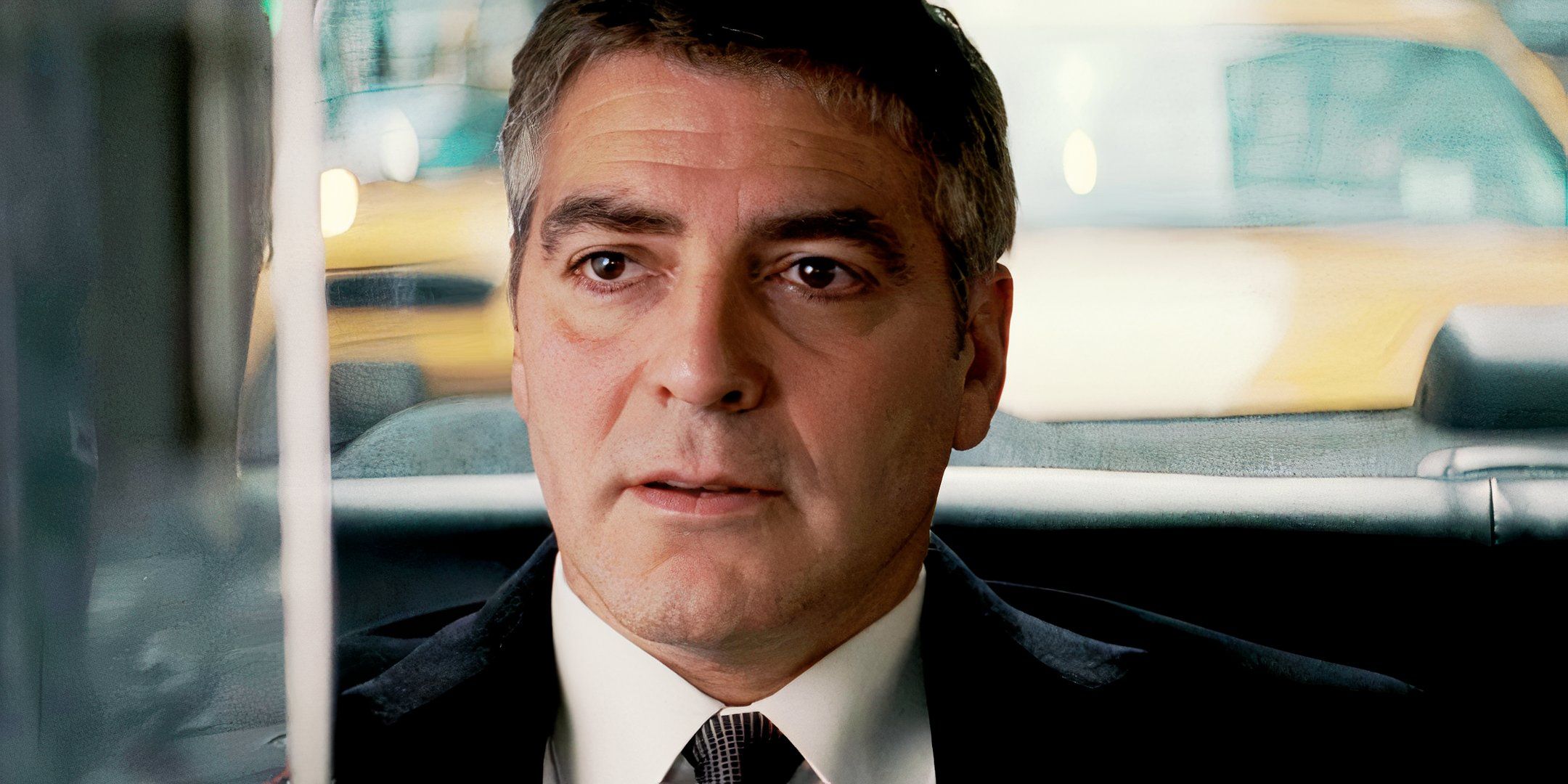 "Llegó a nosotros dañado": George Clooney Filming Lesured ayudó a que su actuación nominada al Oscar sea una mejor carrera, el director argumenta