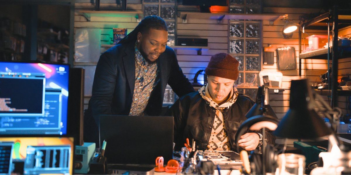 Tracker Season 2 presenta oficialmente un nuevo miembro del equipo de Colter (pero aún no tiene un reemplazo de Teddi)