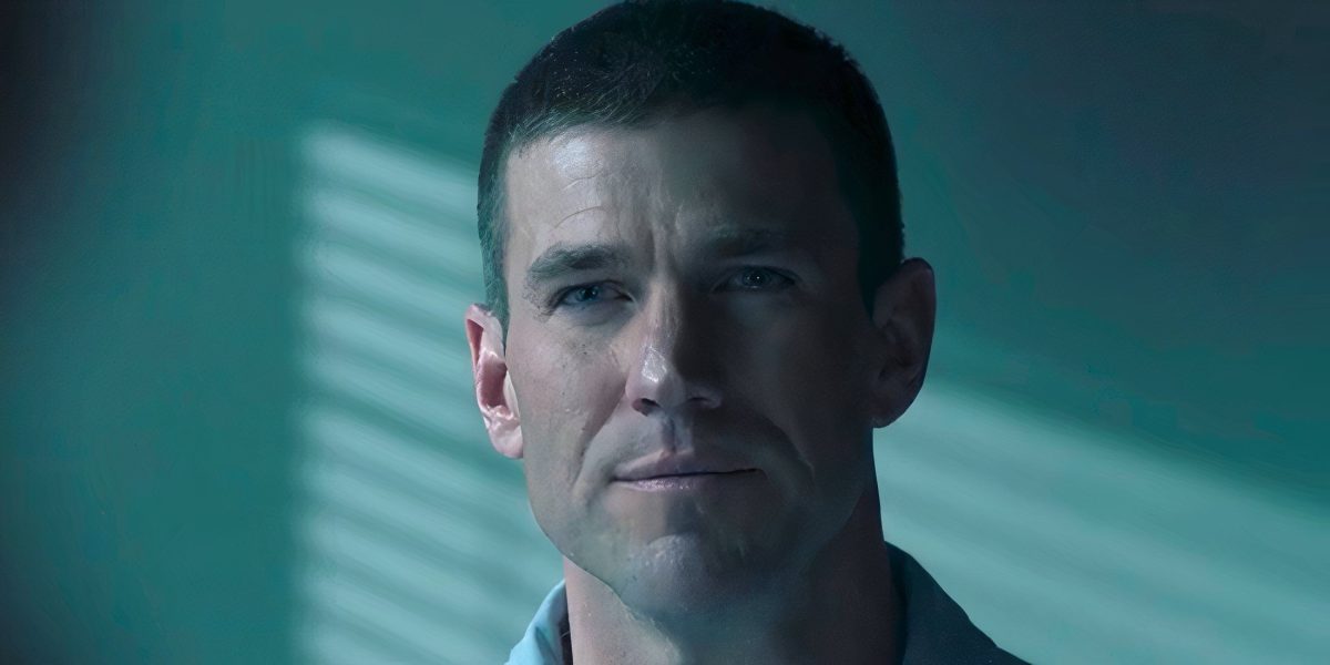 NCIS: Origins Star explica lo que significa la temporada 1 Cliffhanger para Gibbs: "Parece que no puede dejar de herir a las personas"