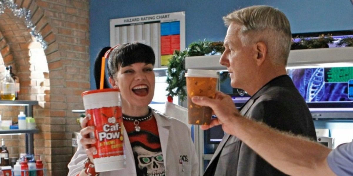 ¿Qué bebió Pauley Perrette en NCIS cuando Abby tenía CAF-POW?