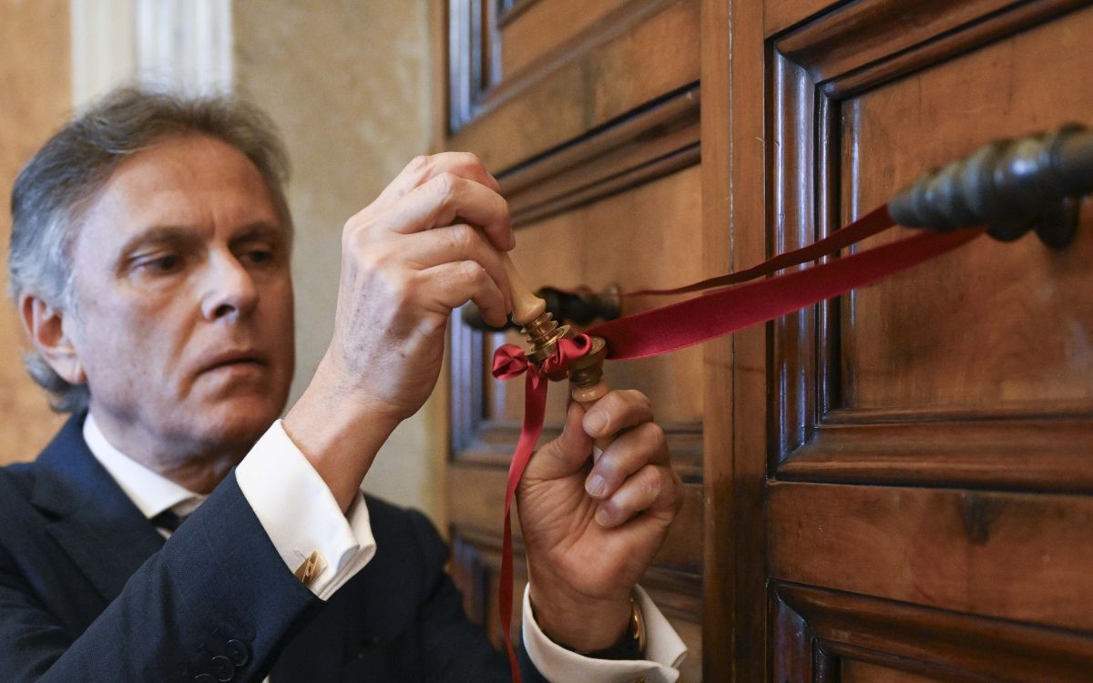 Así sellaron el apartamento del Papa Francisco tras su muerte | Video