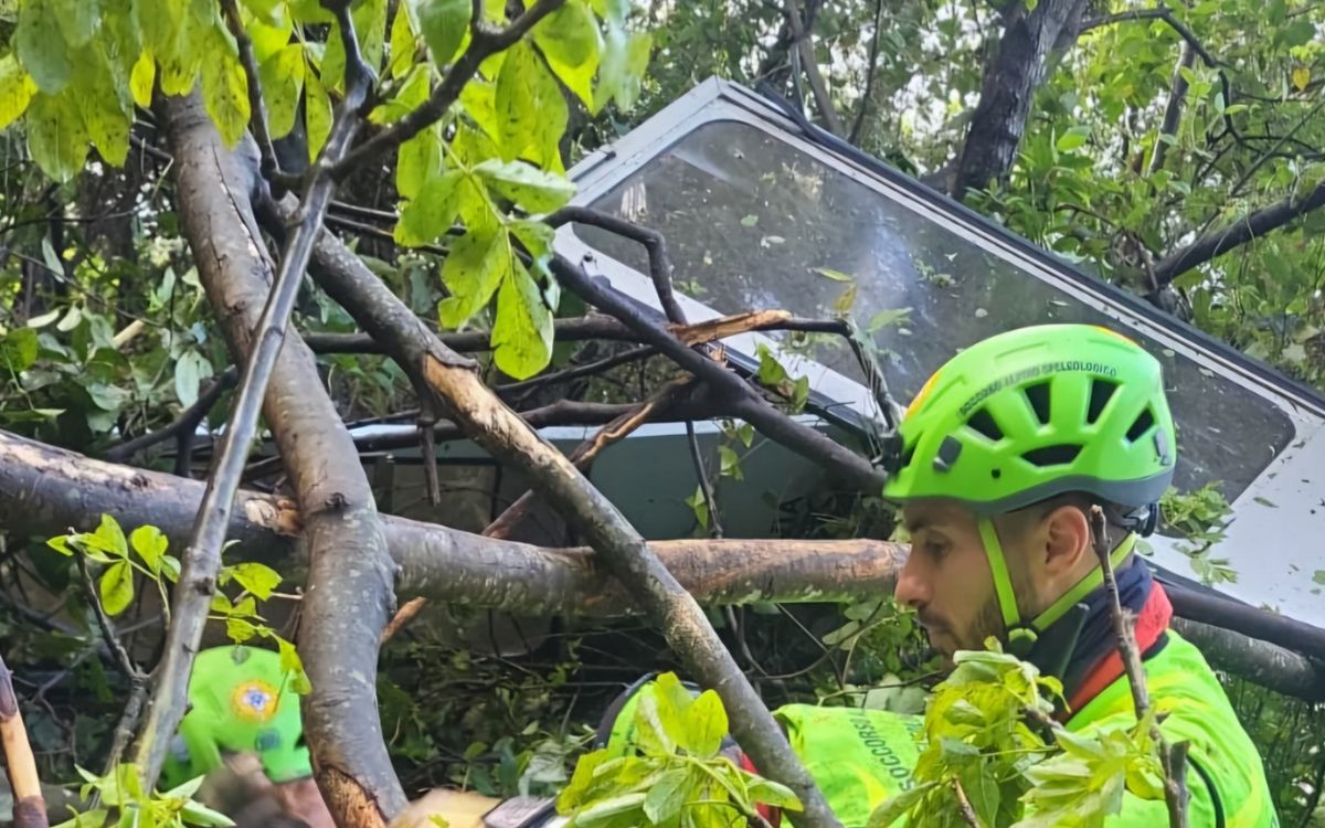 Caída de un teleférico en Nápoles deja 4 muertos