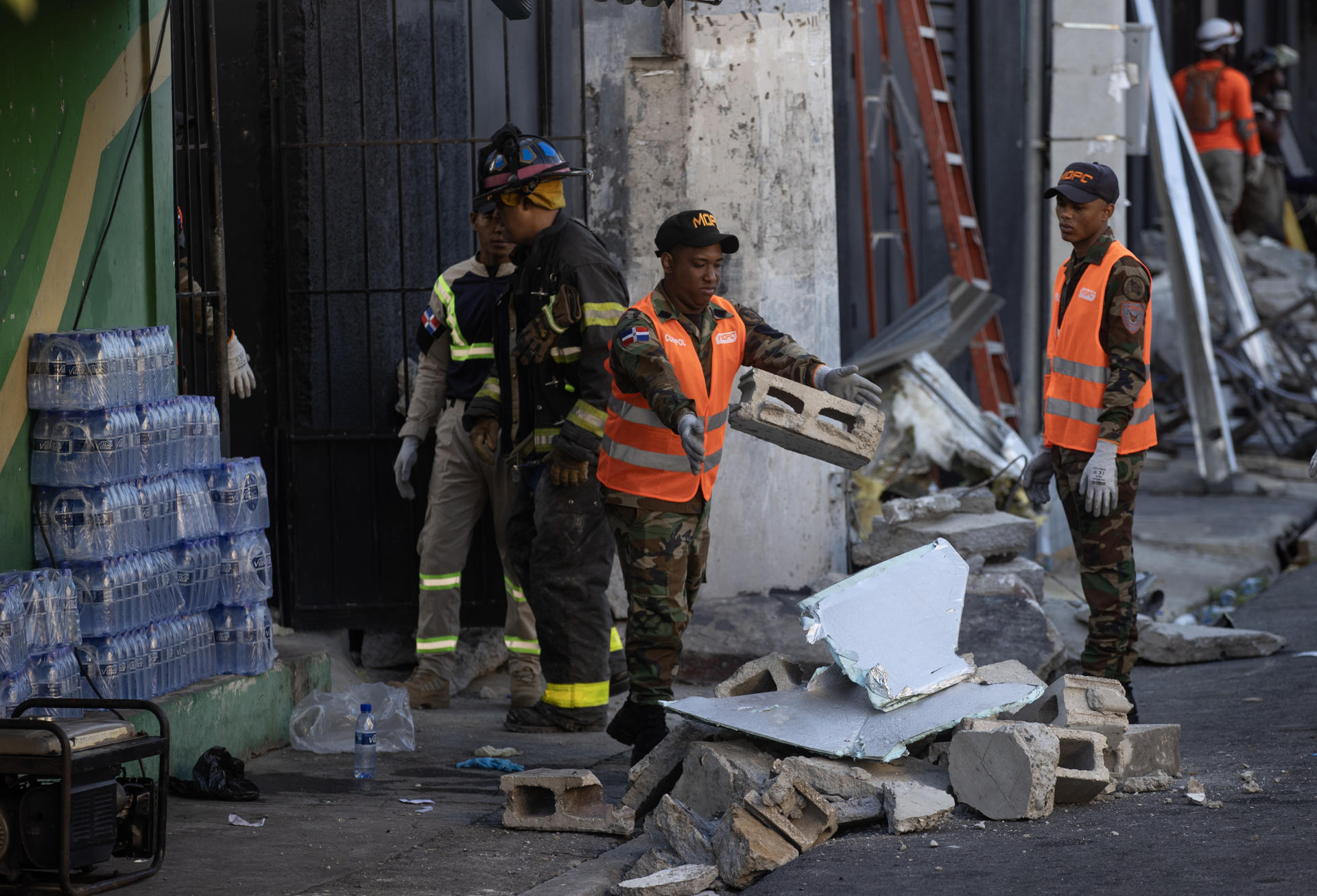 Dueño de discoteca en Santo Domingo admite que siempre se caían los plafones del techo