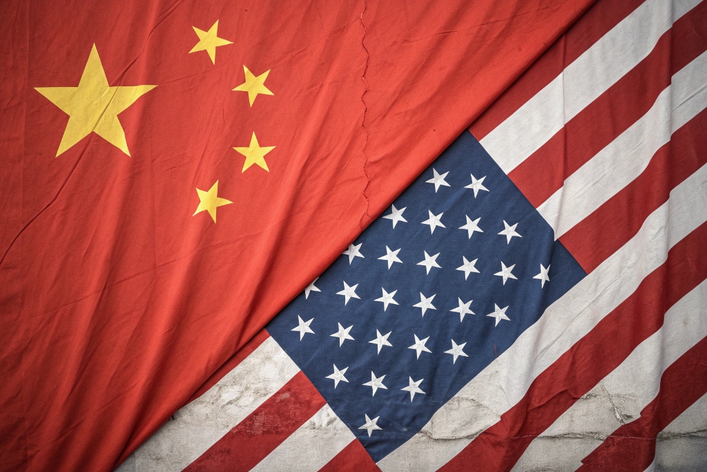 Trump amenaza a China con un arancel adicional del 50% por las represalias de Pekín