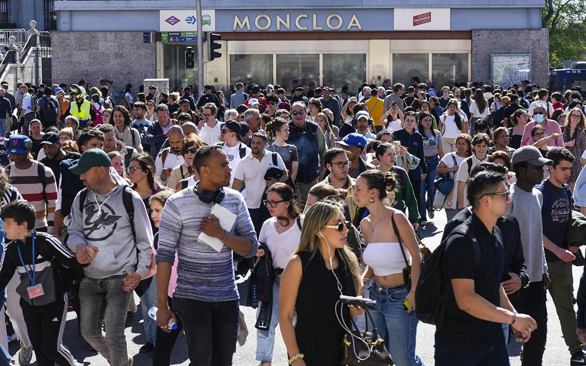 España recupera el 99.9% de la electricidad tras el apagón más grande de su historia