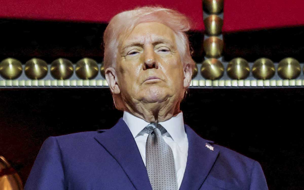 Exfuncionarios republicanos y demócratas alertan que Trump va en el 'camino de la autocracia'