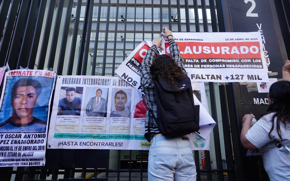 Familiares de personas desaparecidas 'clausuran' Senado ante moción contra CED-ONU