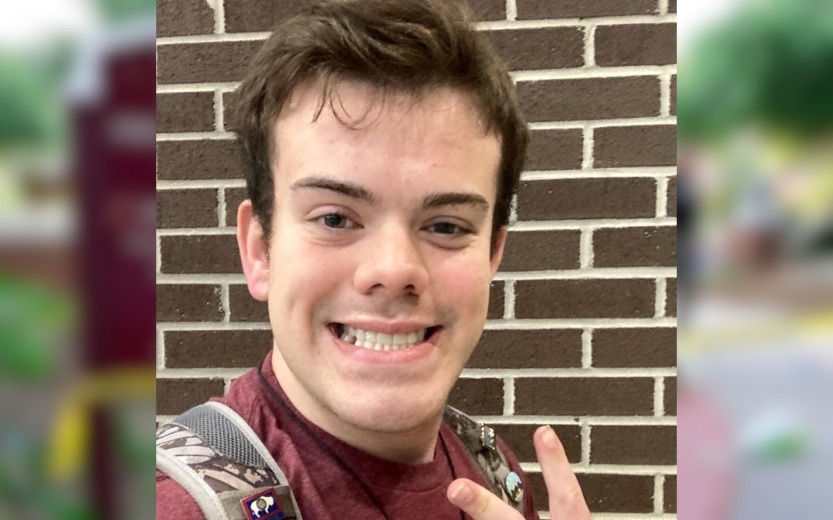 Hijo de policía, autor de tiroteo en Universidad de Florida con arma de su mamá