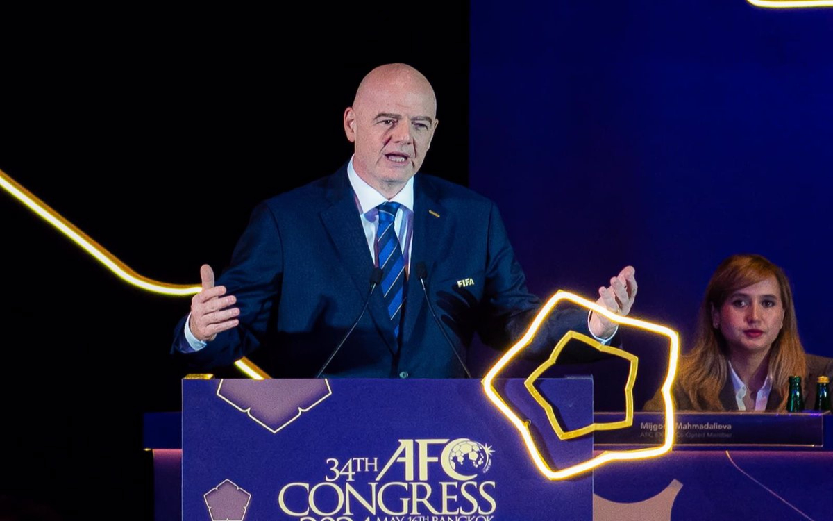 Infantino aboga por la vuelta de equipos rusos: 'hay que utilizar el futbol para unir' | Video