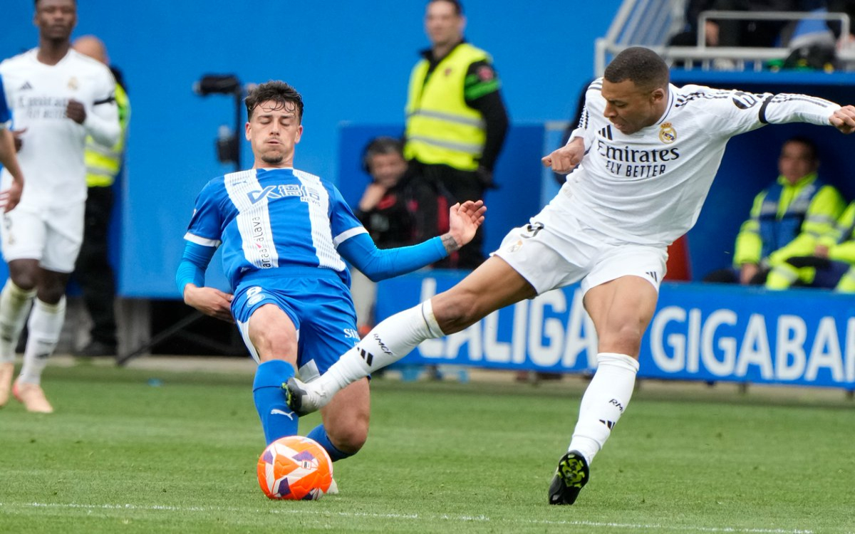 Ofrece Mbappé disculpas por el terrible 'leñazo' a un rival | Video