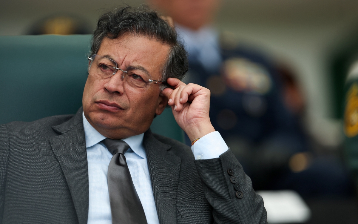 Petro exige a Bukele que entregue a colombianos y venezolanos presos en El Salvador