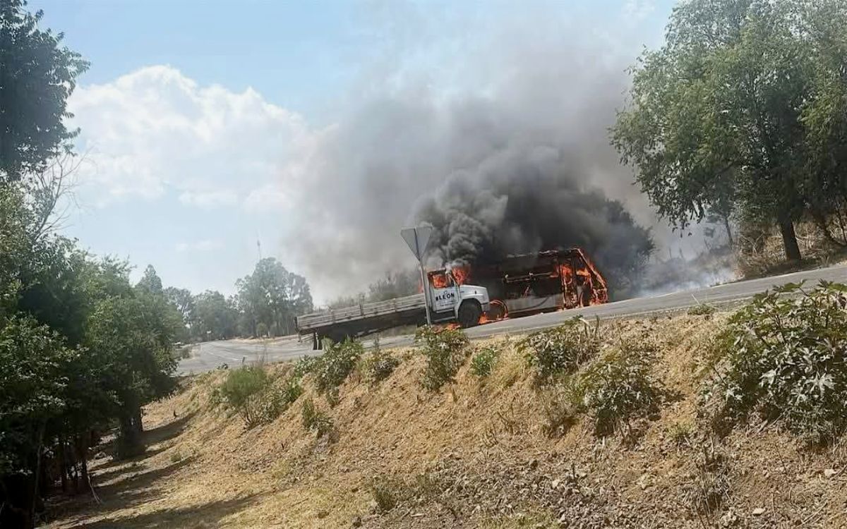 Presunta detención de "El Doble R" habría detonado narcobloqueos en tres estados: Saucedo