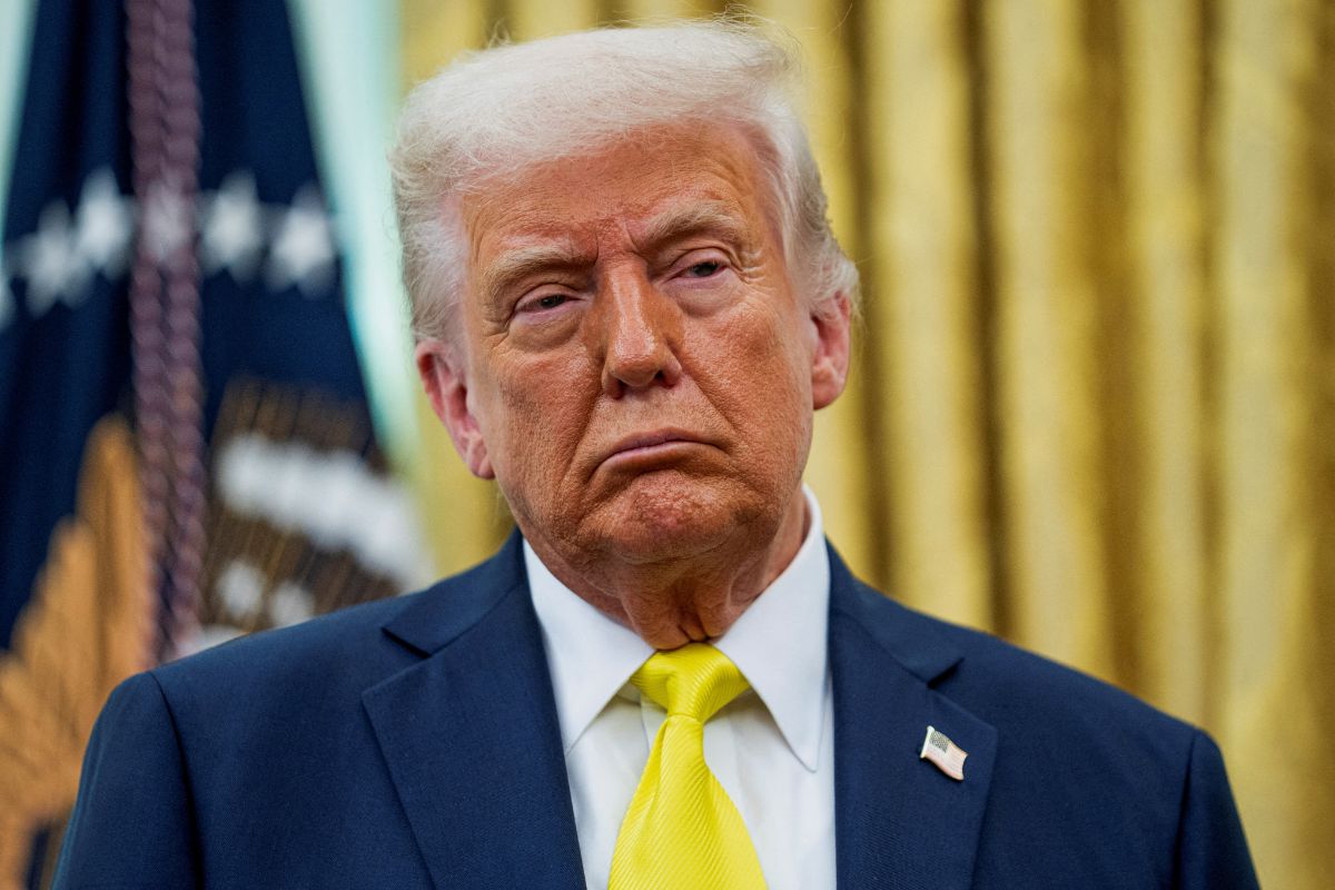 Trump está sumiendo a EU en una ‘crisis constitucional’: Van Hollen