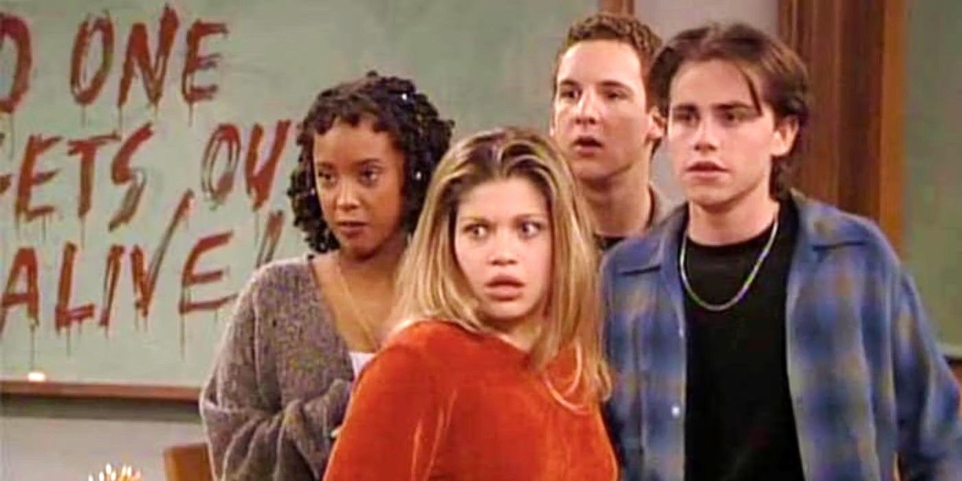 Topanga, Angela, Cory y Shawn miran preocupados en Boy Meets World