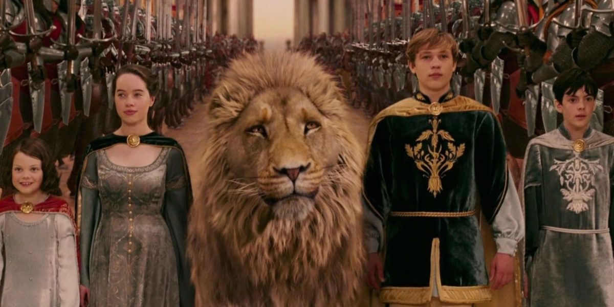 Hay una cosa sobre Aslan que las películas de Narnia de Netflix no deben cambiar, a pesar del casting radical de Greta Gerwig