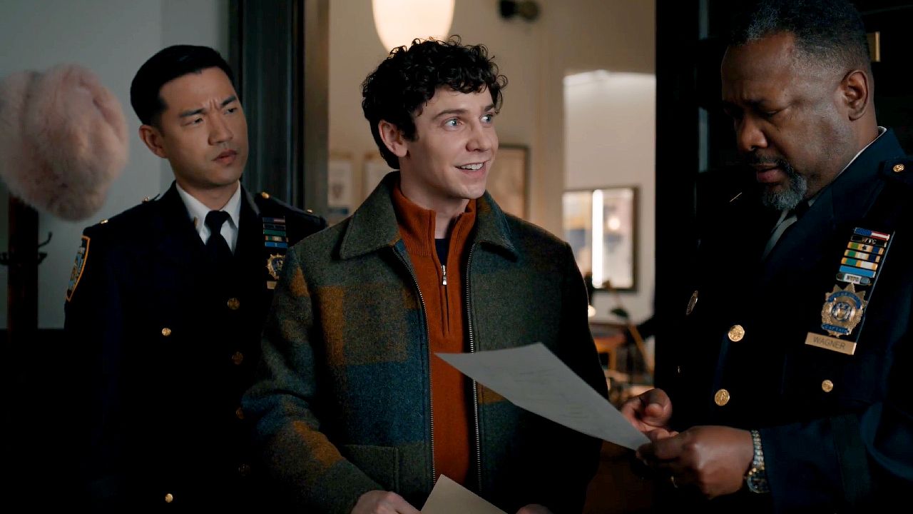 Teddy hace un descubrimiento sorprendente en Elsbeth Season 2 Finale Sneak Peek [EXCLUSIVE]