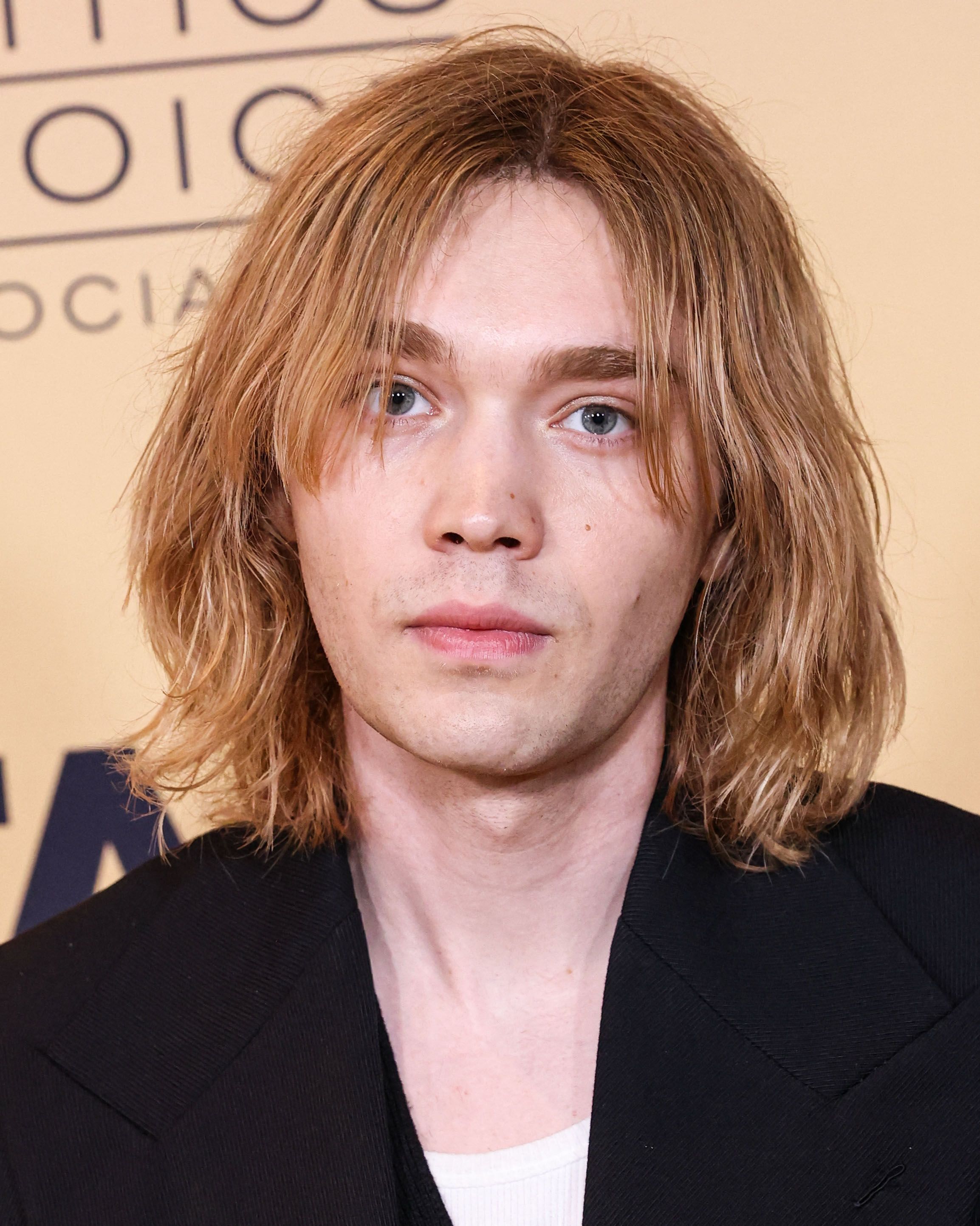 Tiro en la cabeza de Charlie Plummer