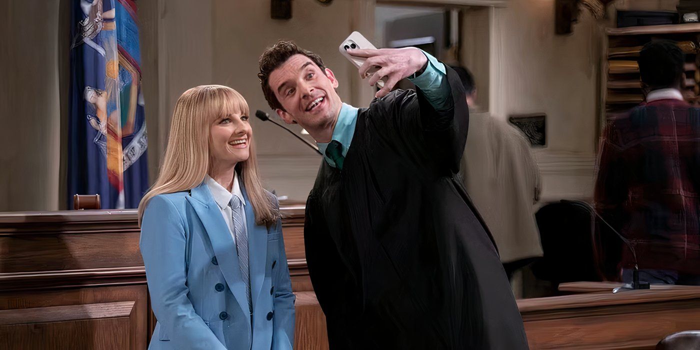 Melissa Rauch como Abby Stone y Michael Urie como juez Nulman en la cancha nocturna
