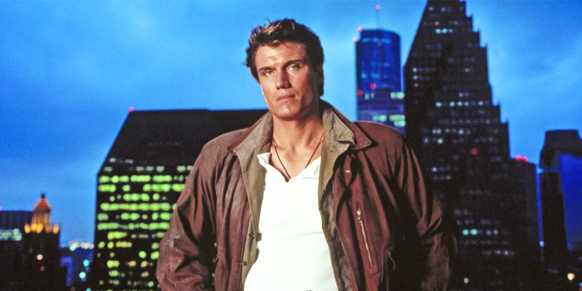 Dolph Lundgren lucha contra gángsters alienígenas en esta película de ciencia ficción de la década de 1990 que necesitas ver