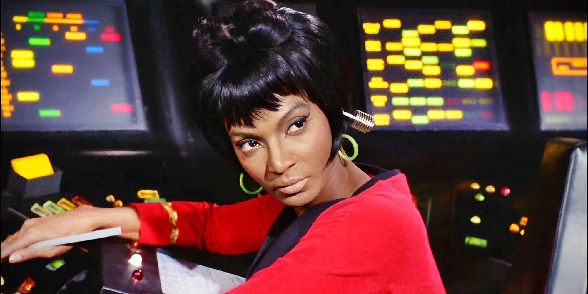 55 años después, un sorprendente momento de Uhura en Star Trek: la serie original se explica por extraños mundos nuevos