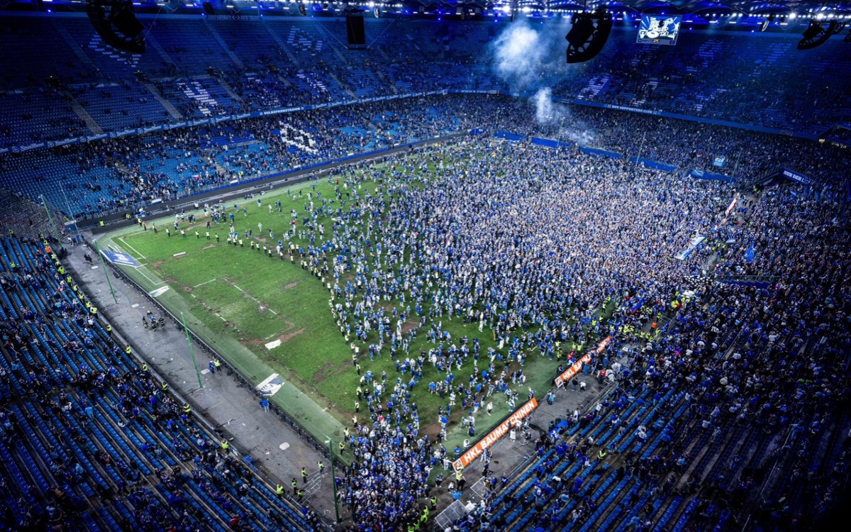 Deja ascenso del Hamburgo 44 heridos, 19 de ellos en estado grave | Video