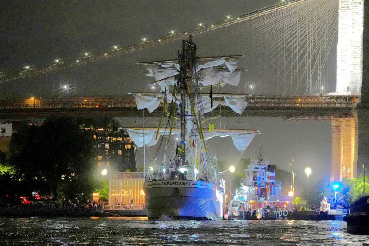 El buque Cuauhtémoc no recibía asistencia de remolcador, pese a malas condiciones marítimas: Schumer