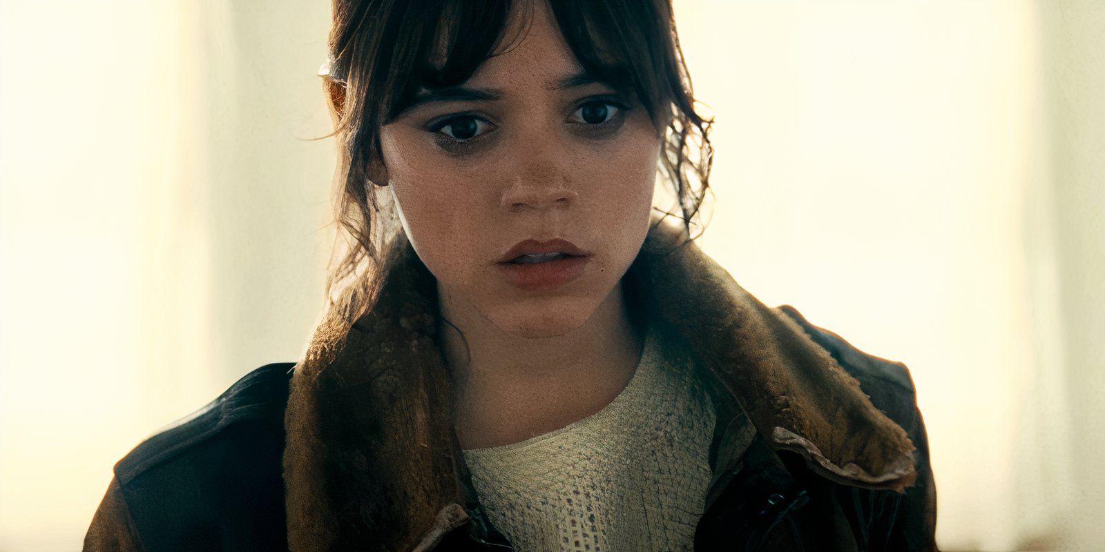 El nuevo thriller polarizante de Weeknd & Jenna Ortega se estrena a puntajes drásticamente diferentes de los críticos y la audiencia en Rotten Tomatoes