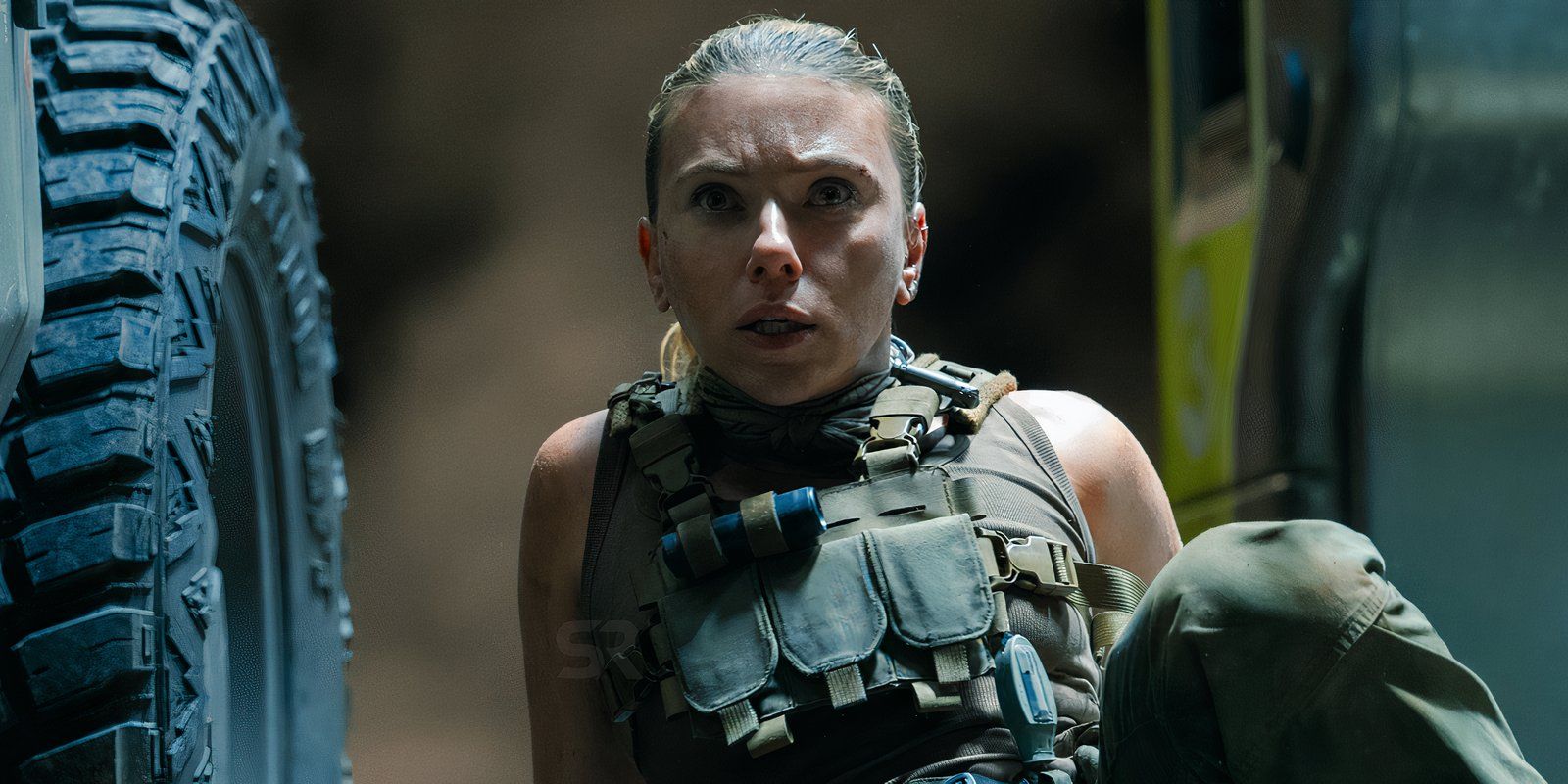 Las imágenes exclusivas del renacimiento del mundo del mundo del Jurassic revelan el tamaño monstruoso de Mosasaurus y un asustado Scarlett Johansson