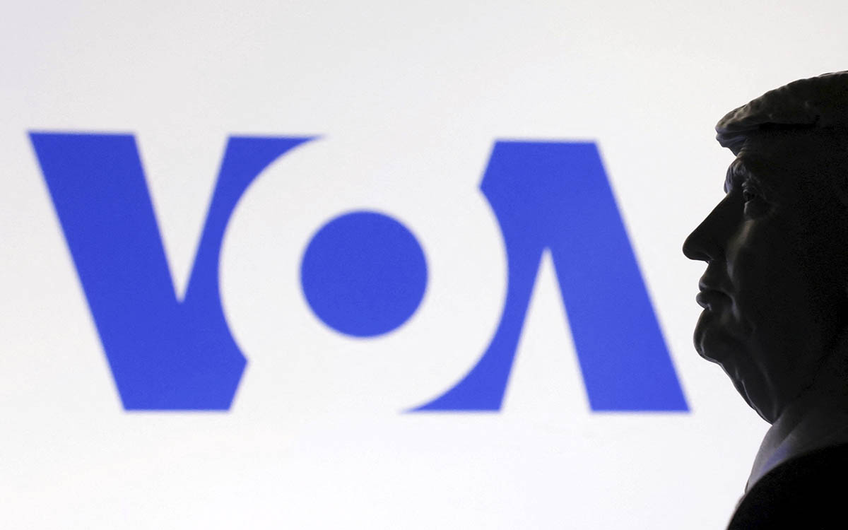 Tribunal de EU suspende regreso de trabajadores a Voice of America