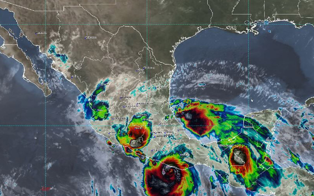 'Erick' toca tierra como huracán categoría 3; es considerado 'extremadamente peligroso'