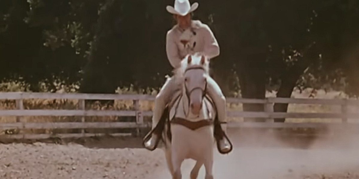 10 canciones country clásicas que necesitas en repetición este verano